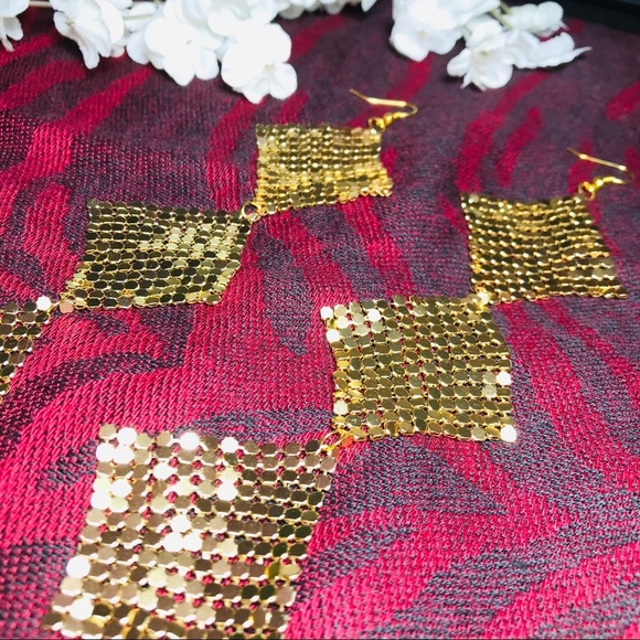 💙 5 for $25 💙 Gold Mesh Dangle Earrings - Picture 5 of 6